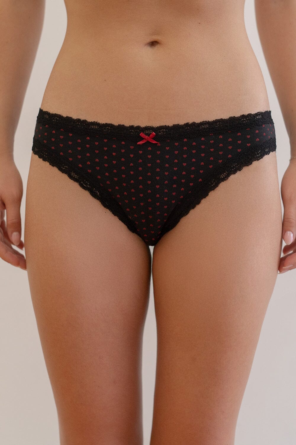 Sous-vêtement en dentelle cœur | Black with Red Heart / XS/S