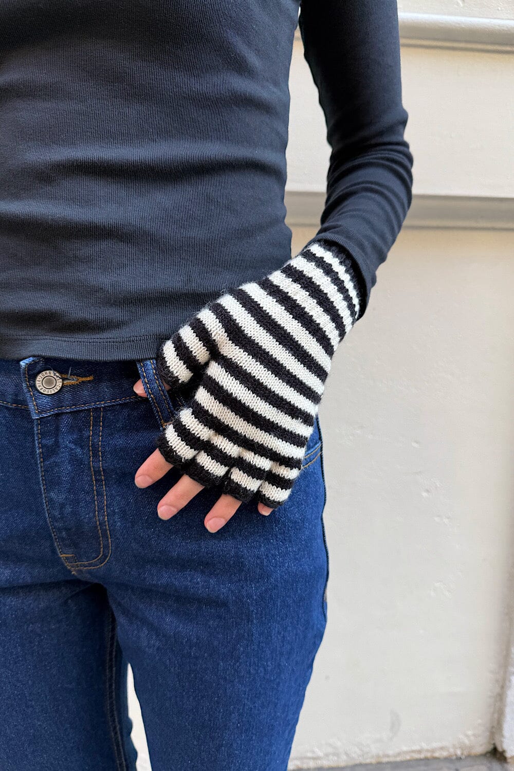 Gants rayés en laine sans doigts | White and Black Stripe