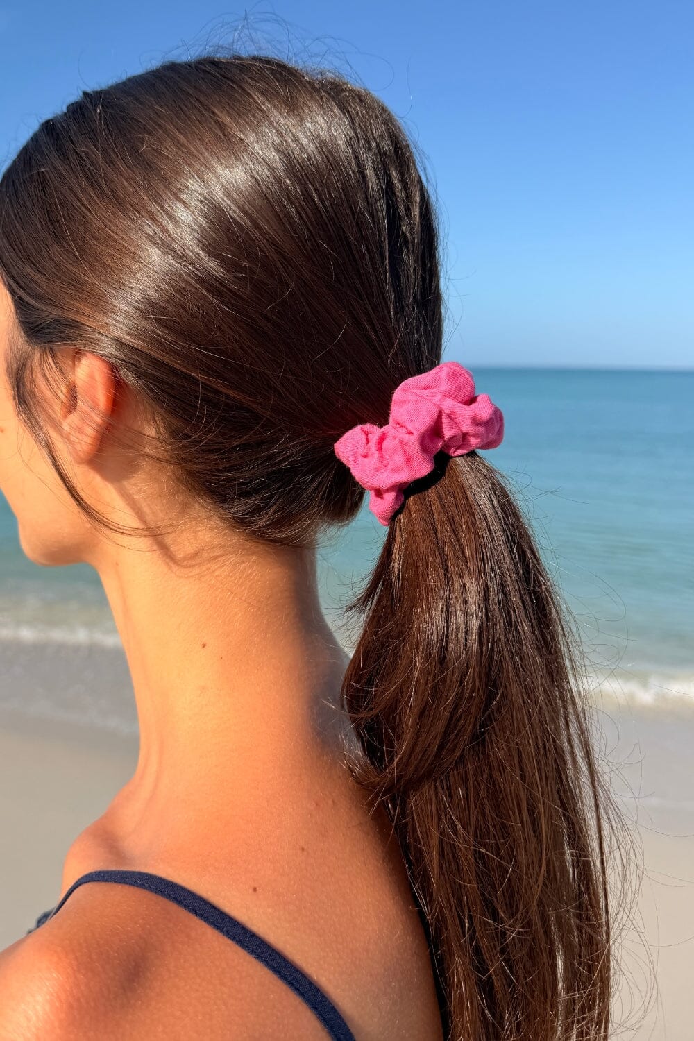 Basic Scrunchie | Fuchsia